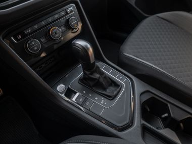 Volkswagen Tiguan 2020 года, 85 000 км - вид 9