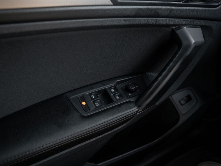 Volkswagen Tiguan 2020 года, 85 000 км - вид 10
