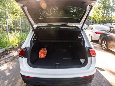 Volkswagen Tiguan 2020 года, 85 000 км - вид 14
