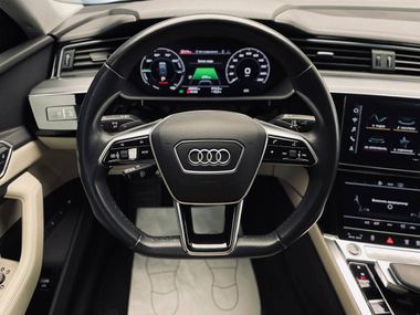 Audi e-tron Sportback 2020 года, 46 841 км - вид 9