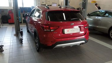 KIA Rio X-Line 2019 года, 81 345 км - вид 4