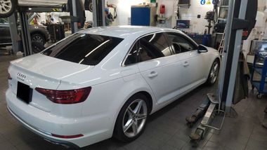 Audi A4 2019 года, 97 076 км - вид 3