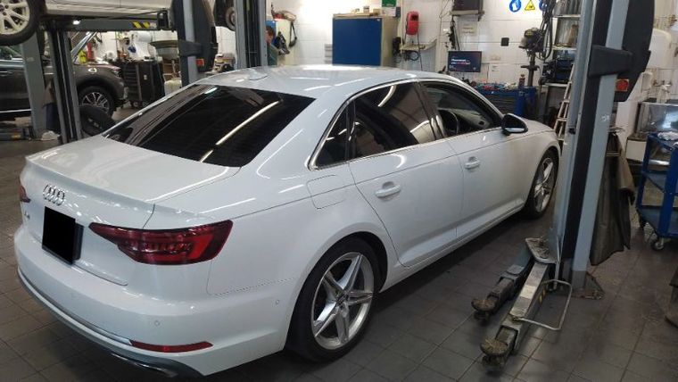 Audi A4 2019 года, 97 076 км - вид 3