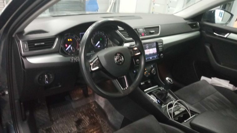 Skoda Superb 2017 года, 133 574 км - вид 5