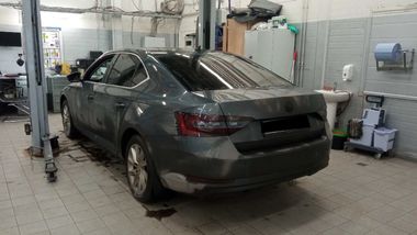 Skoda Superb 2017 года, 133 574 км - вид 4
