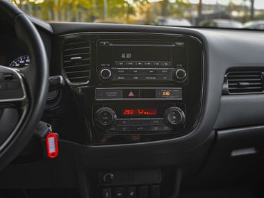 Mitsubishi Outlander 2019 года, 171 000 км - вид 9