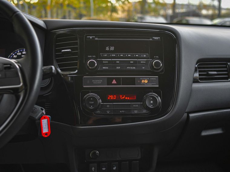 Mitsubishi Outlander 2019 года, 171 000 км - вид 9