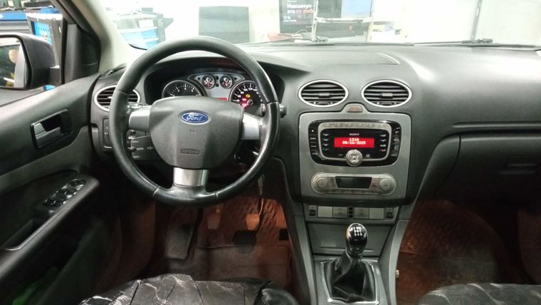 Ford Focus 2011 года, 163 886 км - вид 5