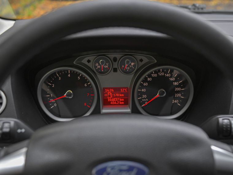 Ford Focus 2011 года, 163 886 км - вид 5