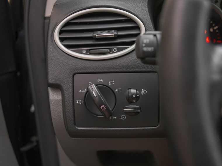 Ford Focus 2011 года, 163 886 км - вид 10