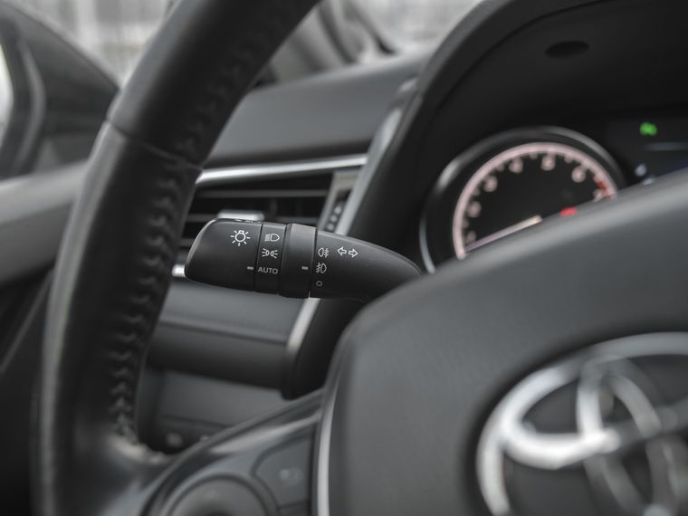 Toyota Camry 2019 года, 207 467 км - вид 6