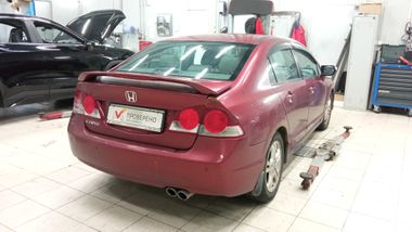 Honda Civic 2008 года, 189 521 км - вид 3