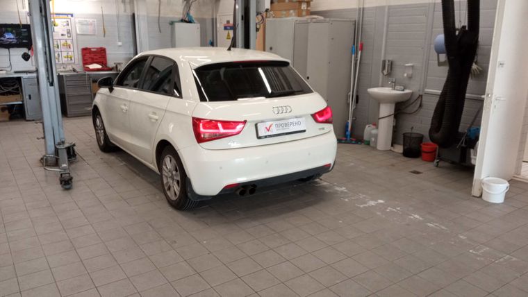 Audi A1 2012 года, 175 000 км - вид 4