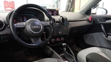 Audi A1 2012 года, 175 000 км - вид 5