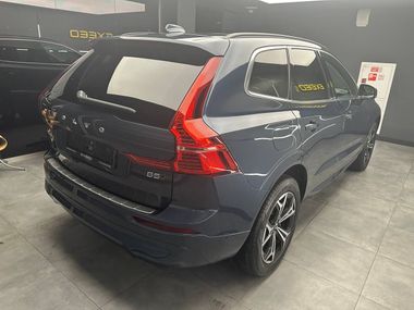 Volvo XC60 2021 года, 40 622 км - вид 4