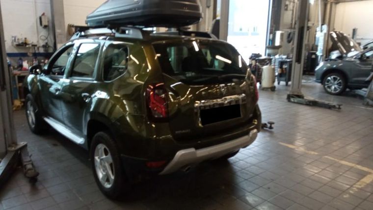 Renault Duster 2017 года, 120 000 км - вид 4
