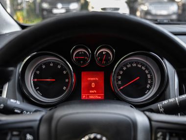 Opel Astra 2013 года, 165 000 км - вид 5