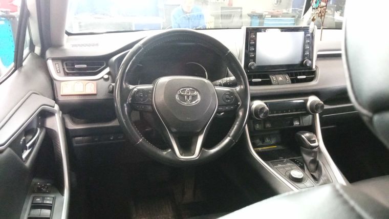 Toyota RAV4 2020 года, 126 000 км - вид 5