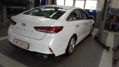Hyundai Sonata 2019 года, 423 352 км - вид 3