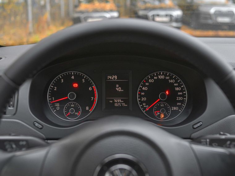 Volkswagen Jetta 2014 года, 182 480 км - вид 5