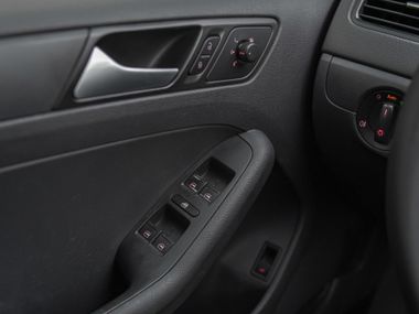 Volkswagen Jetta 2014 года, 182 480 км - вид 9