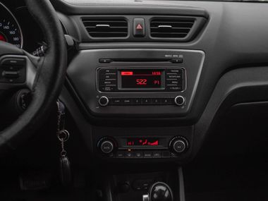 Kia Rio 2015 года, 95 650 км - вид 8