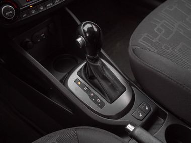 Kia Rio 2015 года, 95 650 км - вид 9