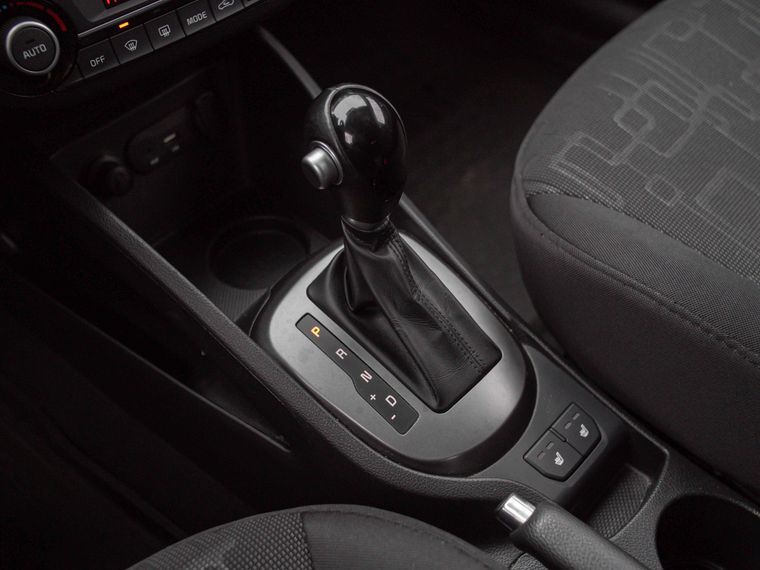 Kia Rio 2015 года, 95 650 км - вид 9