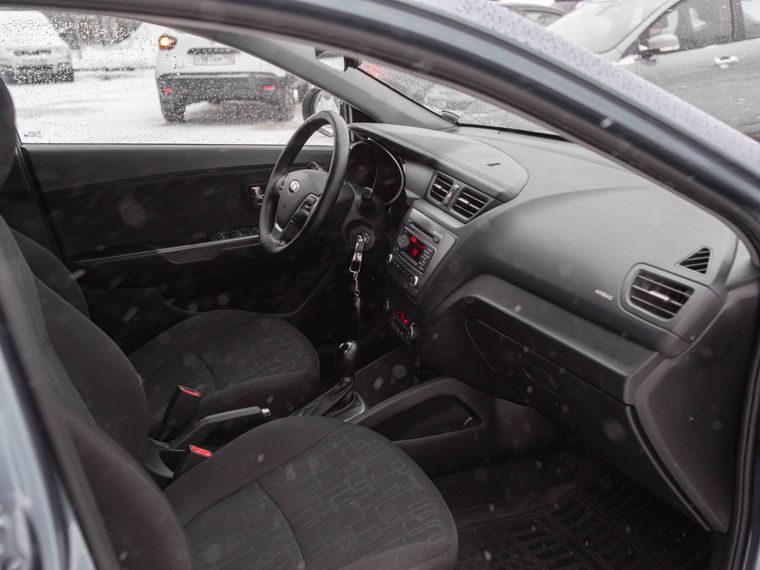 Kia Rio 2015 года, 95 650 км - вид 12