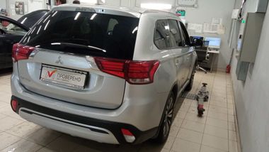 Mitsubishi Outlander 2021 года, 136 771 км - вид 4