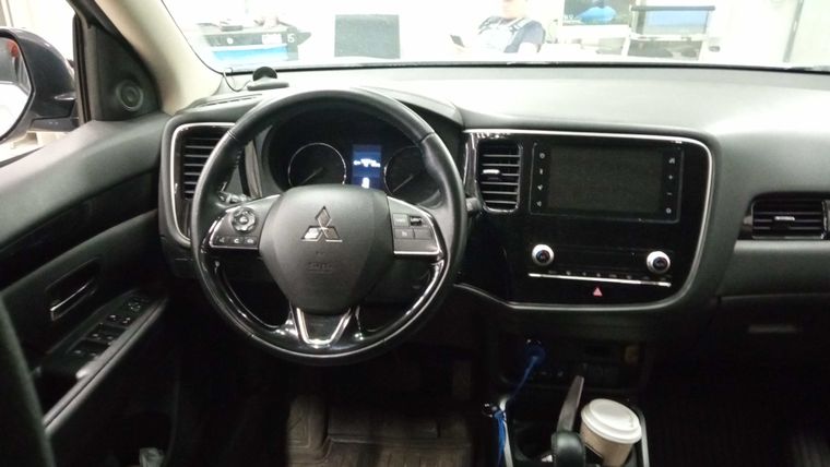 Mitsubishi Outlander 2021 года, 136 771 км - вид 5