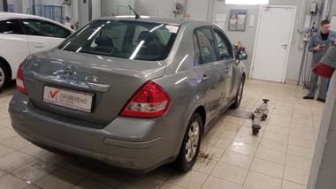 Nissan Tiida 2008 года, 159 132 км - вид 3