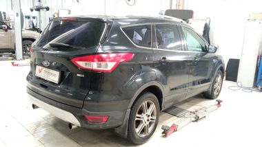 Ford Kuga 2013 года, 181 472 км - вид 3