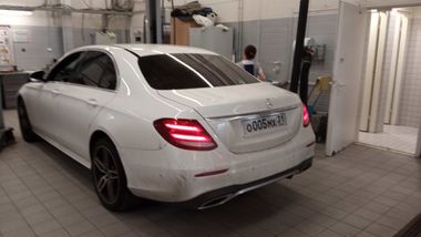 Mercedes-Benz E-класс 2019 года, 106 615 км - вид 4