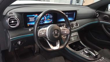 Mercedes-Benz E-класс 2019 года, 106 615 км - вид 5