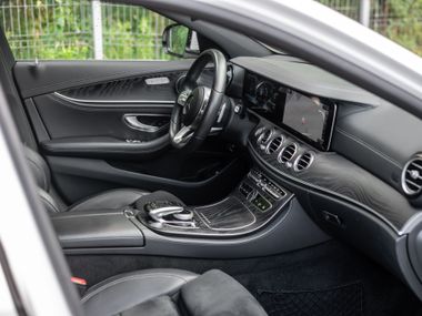 Mercedes-Benz E-класс 2019 года, 106 615 км - вид 16