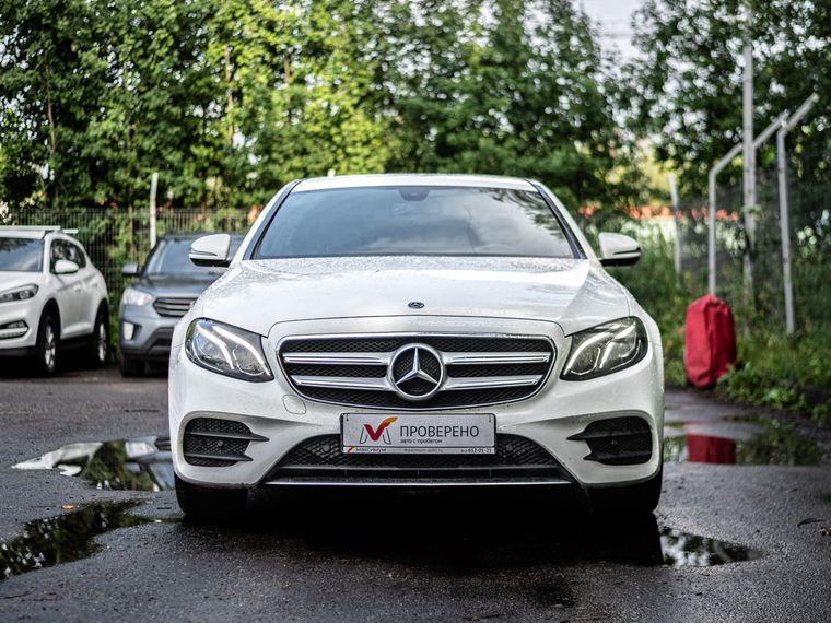 Mercedes-Benz E-класс 2019 года, 106 615 км - вид 3