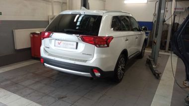 Mitsubishi Outlander 2027 года, 96 505 км - вид 3