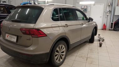 Volkswagen Tiguan 2017 года, 176 310 км - вид 3
