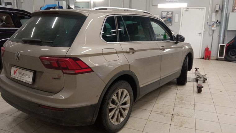 Volkswagen Tiguan 2017 года, 176 310 км - вид 3