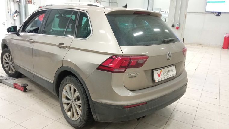 Volkswagen Tiguan 2017 года, 176 310 км - вид 4