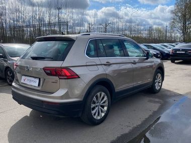 Volkswagen Tiguan 2017 года, 176 310 км - вид 4