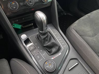 Volkswagen Tiguan 2017 года, 176 310 км - вид 13