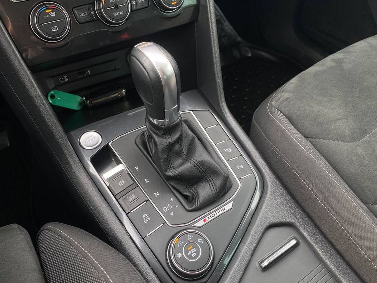Volkswagen Tiguan 2017 года, 176 310 км - вид 13