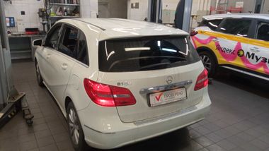 Mercedes-Benz B-класс 2013 года, 120 419 км - вид 3