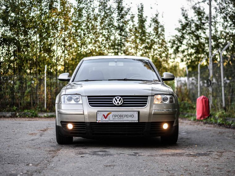 Volkswagen Passat 2004 года, 270 407 км - вид 3