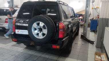 Nissan Patrol 2008 года, 302 089 км - вид 3