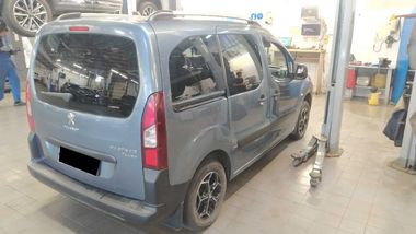 Peugeot Partner 2012 года, 135 077 км - вид 3