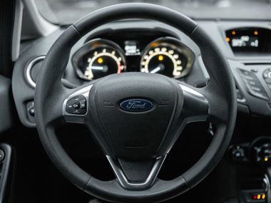 Ford Fiesta 2017 года, 147 000 км - вид 6