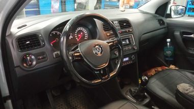 Volkswagen Polo 2017 года, 142 000 км - вид 5
